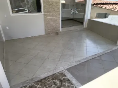 Alugo Casa, 2/4, Itapuã, Avarandada, Condomínio, Perto de Td, R$ 2.999