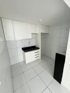ALUGO COM MÓVEIS NA COZINHA E BOX NA SUÍTE POR TRÁS DO SUPERMERCADO SÃO JOSÉ