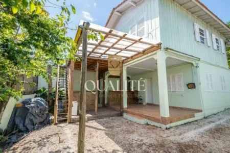 Alugo Hostel na Lagoa da Conceição próximo à Avenida das Rendeiras R$8.000,00