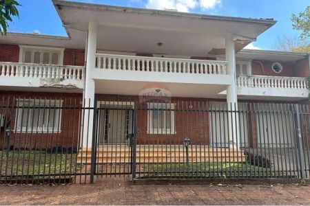 ¡AMPLIA CASA EN LAS LOMAS-CARMELITAS EN ALQUILER! Foto 2 de 30