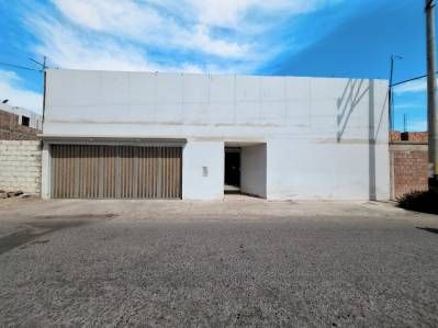 AMPLIA PROPIEDAD EN ALQUILER EN CALLE CAPANIQUE – CERCA A LA UPT TACNA