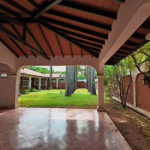 Amplia Residencia en el Corazón de Recoleta Foto 3 de 10