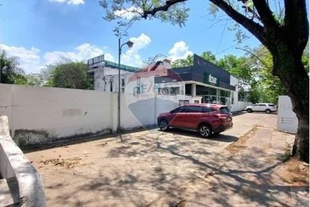 Amplio Terreno en venta s/ la Avda Felix Bogado Picture 5 of 10