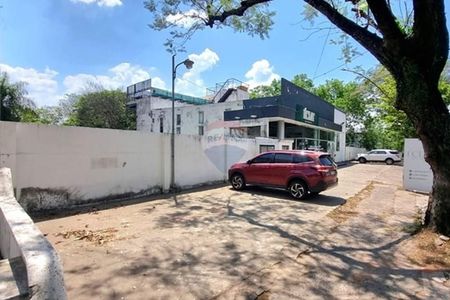 Amplio Terreno en venta s/ la Avda Felix Bogado Foto 2 de 6