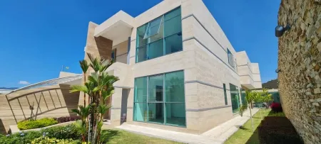 Annic Coronado Vende Casa Minimalista En Terrazas Del Country. Obra Blanca Ref. 267717