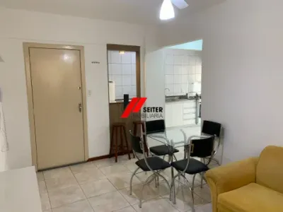 Apartamento à venda no bairro trindade em Florianópolis.