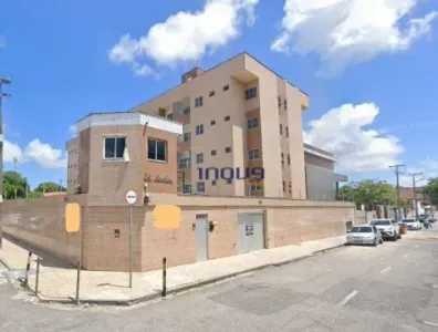 Apartamento com 3 dormitórios à venda, 76 m² por R$ 260.000 - Montese - Fortaleza/CE