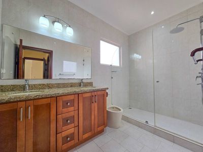  APARTAMENTO CON LINEA BLANCA Y TERRAZA EN SAN RAFAEL ESCAZU X COUNTRY CLUB