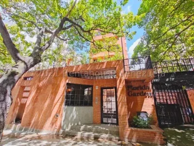 Apartamento Duplex En Venta Con Entrada Privada Y Servicio, La Florida