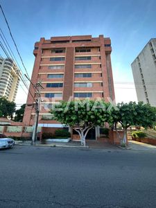 Apartamento en Alquiler Edif. Plaza del Sol. Remax Millenium