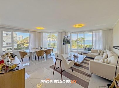 Apartamento en Alquiler Edificio Paramount Punta del Este