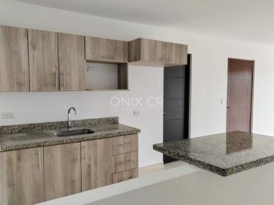  APARTAMENTO EN ALQUILER EN CURRIDABAT – VISTA A LAS MONTAÑAS Foto 5 de 15