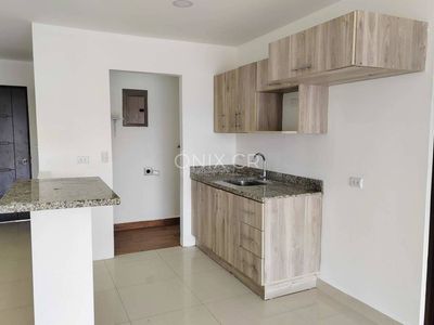  APARTAMENTO EN ALQUILER EN CURRIDABAT – VISTA A LAS MONTAÑAS Foto 6 de 15