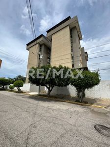 Apartamento en Alquiler Resid. Albert. Remax Millenium