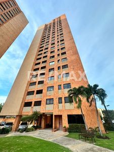 Apartamento En Alquiler Torre Europa. Remax Millenium