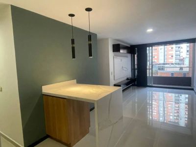 Apartamento en Arriendo en Ciudad del Río, Medellín
