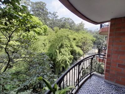 apartamento en arriendo en el poblado. Cod A63518