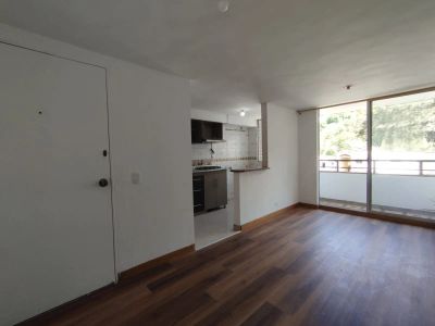 Apartamento en Arriendo en Loma del Indio, Medellín