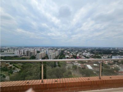 Apartamento en Arriendo en Menga, Cali