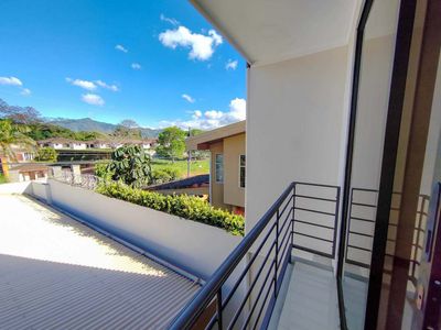  Apartamento en Curridabat cuenta con vista al atardecer / amplios espacios Foto 1 de 14