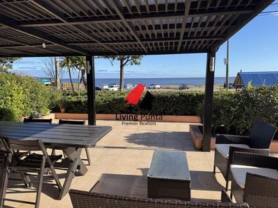 Apartamento en primera línea con vista y piscina