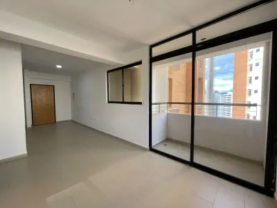 Apartamento En Venta Resd. Altos Del Tepuy, Urb. Las Chimeneas, Valencia. 220601 Az