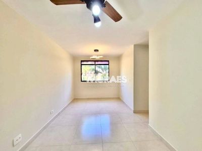 Apartamento reformado com 3 quartos (1 vaga) à venda, 70 m² por R$ 245.000 - Flamboyants Residencial
