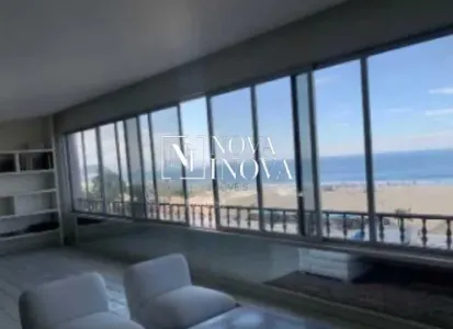 Apartamento - / Residencial / Copacabana