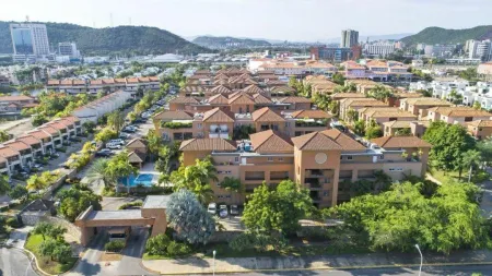 Apartamento Siete Mares Yatch Club, Av. R-8, Lechería