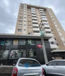 Apartamento um dormitório sacada elevador, Centro