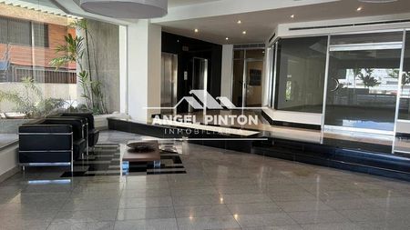 APARTAMENTO VENTA EDIFICIO OCEANIA MARACAIBO API 7193