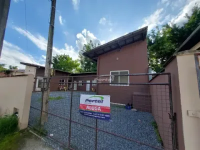 Apartamento/kitnet disponível para locação no bairro Salto do Norte, em Blumenau/SC. Foto 1 de 8