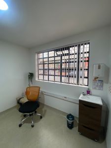 Arriendo consultorio Amoblado -Zona Chapinero Foto 2 de 10
