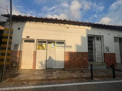 ARRIENDO de LOCAL en CENTRO, BUCARAMANGA
