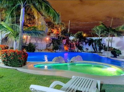 AV. ALEMANA entre 4to. Y 5to. anillo