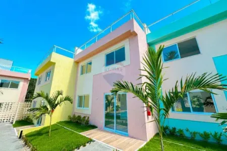 B3 - Casa Triplex em Condomínio, 121 m2 de Área Privativa com 02 Quartos , Terraço e Garden