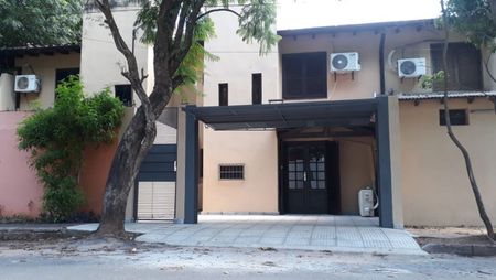 BO HERRERA: HERMOSO DÚPLEX, 3 DORMITORIOS, COCHERA C/ CONTROL REMOTO - 4.500.000 GS.