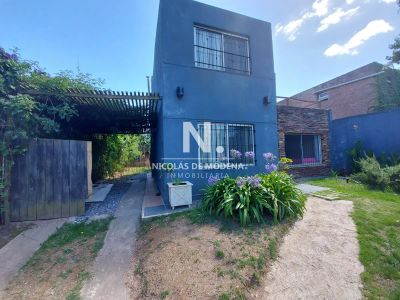 Buena casa a pocas  cuadras  de la Playa en La Barra