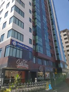 Calle 15 de piso 16, Av. Hernando Siles