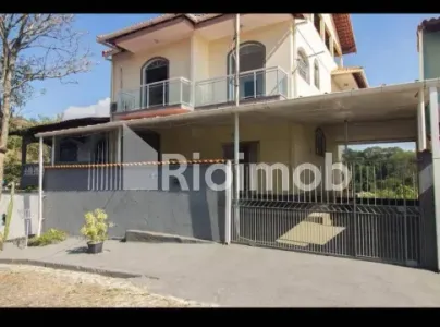 Campo Grande | Casa 4 quartos, sendo 2 suites