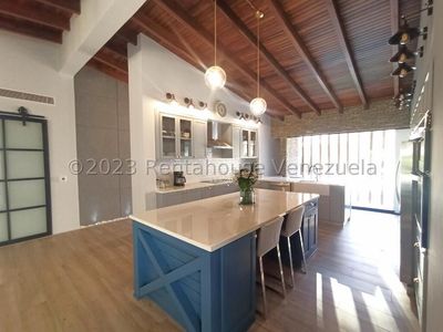 Casa 100 Remodelada En Calle Cerrada En Venta En La Tahona Calle La Solera Caracas