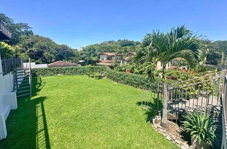 Casa 2Loma Real an affordable Escazu home