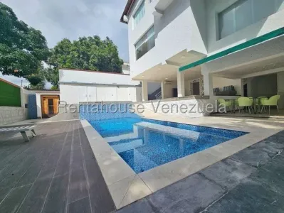 Casa ( 3 Niveles / Remodelada ) Venta Prados Del Este Mls - 25-24182