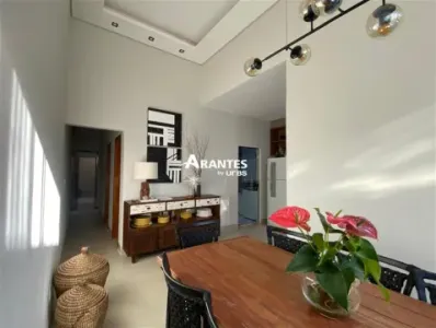 Casa 88,47m² com 02 quartos á venda, no bairro Novo Mundo.