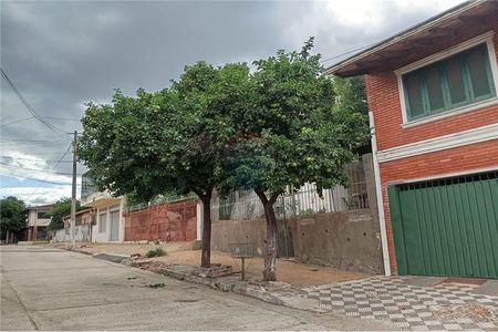 CASA A DEMOLER O REFACCIONAR EN SAJONIA ZONA PALACIO