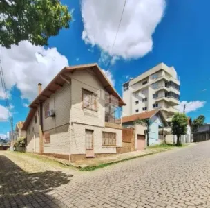 Casa à venda no bairro Pio X, Caxias do Sul