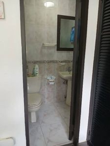  CASA AAA 3R3B2P SEMI AMOBLADO EN FRENTE ESCUELA ISP EN BRISAS DE GOLF 1500