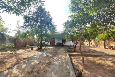 CASA ACOGEDORA CON PATIO DE 405 MTS2