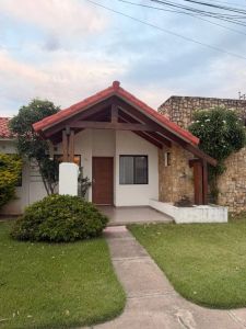 Casa amoblada en alquiler