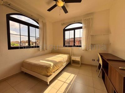  Casa Amoblada en Alquiler en Costa Sur 26JL-3658